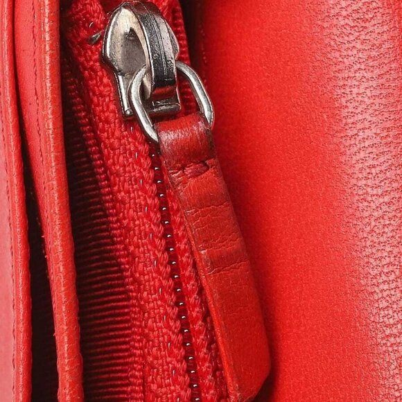 Chanel Red Perforated Lambskin Leather L Yen Wallet - Picture 5 of 10